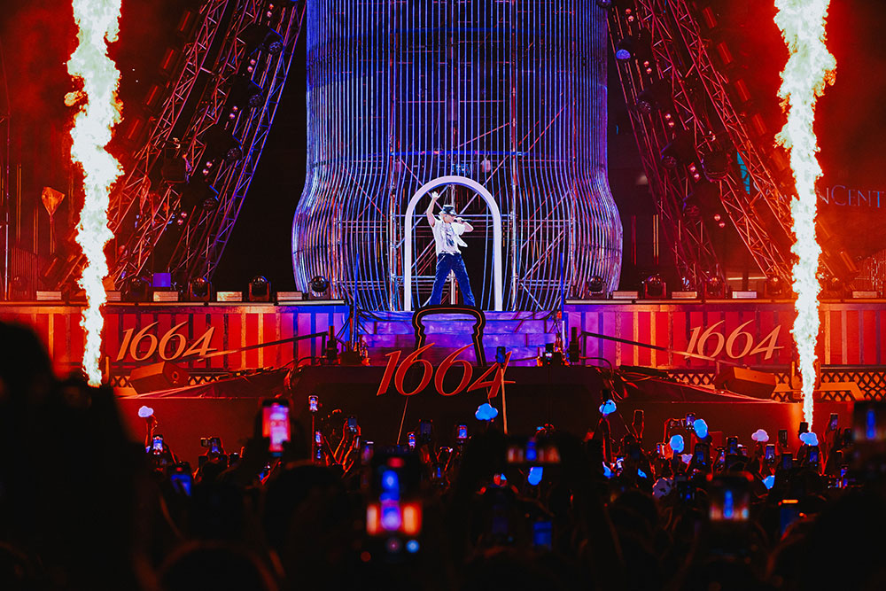 1664 Blanc Blue Lighthouse